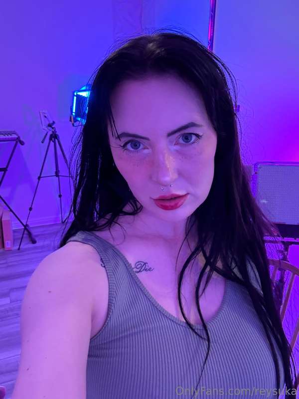 Want to see more of my tattoo? 👀