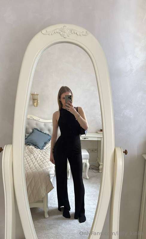 What do you think of the all-black look? 😈