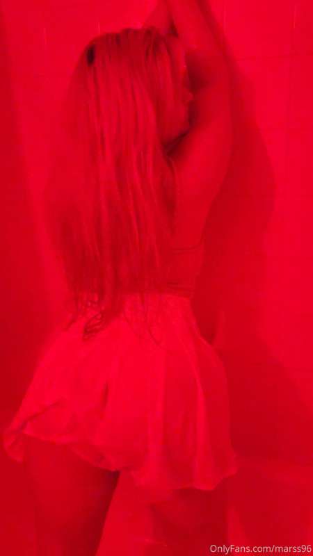 Finally a shower video 🥰🚿 here are some stills ! 3