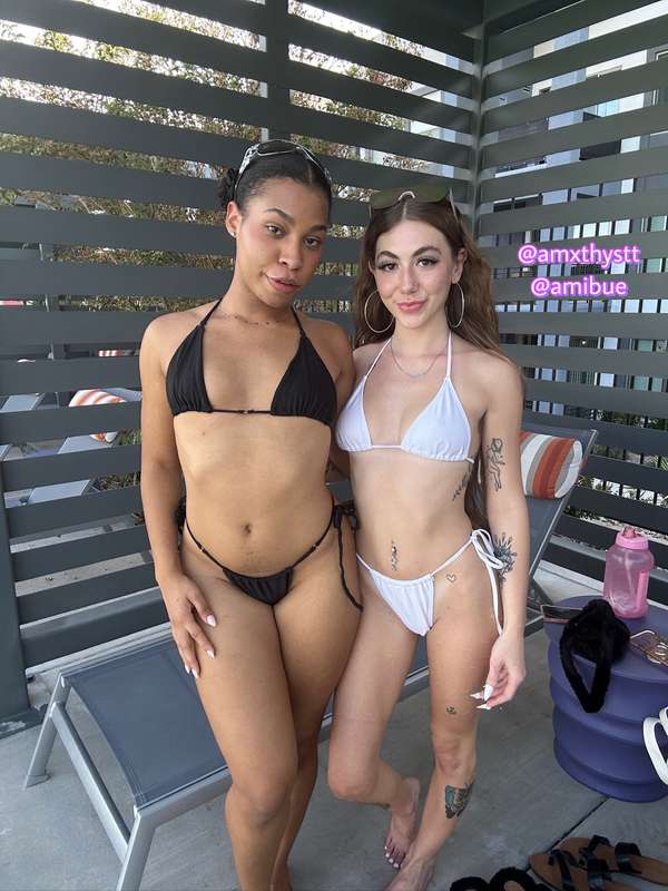 the 2 hottest girls at the pool 🌤️