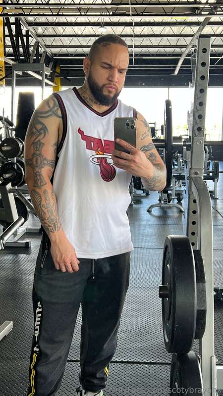 Scotybrayanx - Onlyfans - 10 Feb, 2025
