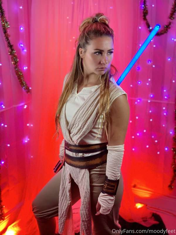 Here’s a little something extra from my StarWars cosplay! 🌌