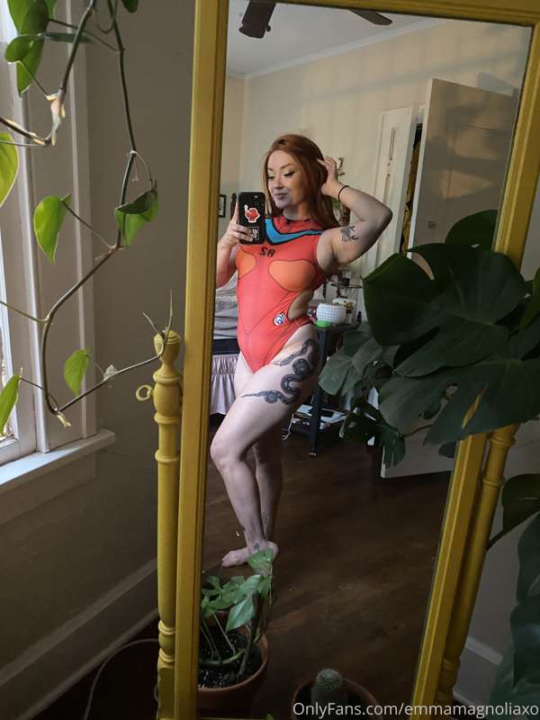 What do y’all think of my new cosplay? Swipe for naughty pic.. 1