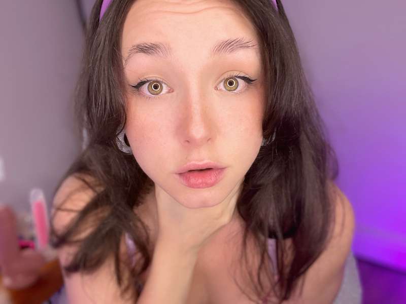 Feed me cock all day long? 🥹