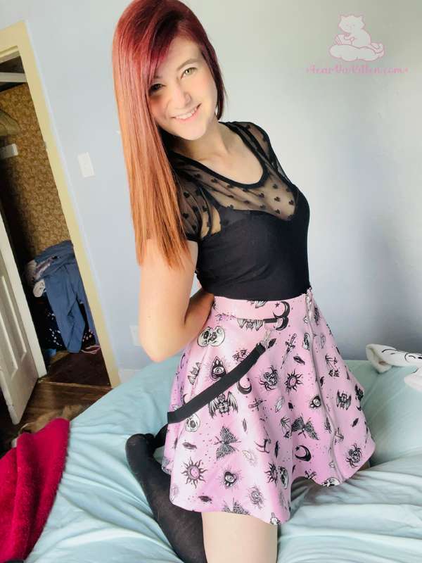 Happy Saturday Lovelies!✨
I... love this new skirt... a lot... 3