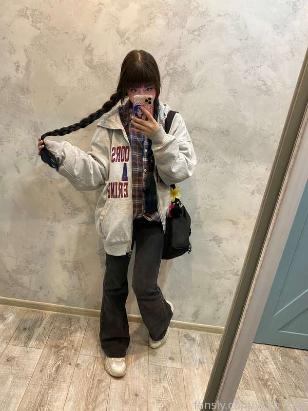 Miss_Akira - Fansly - 04 Jun, 2025 3
