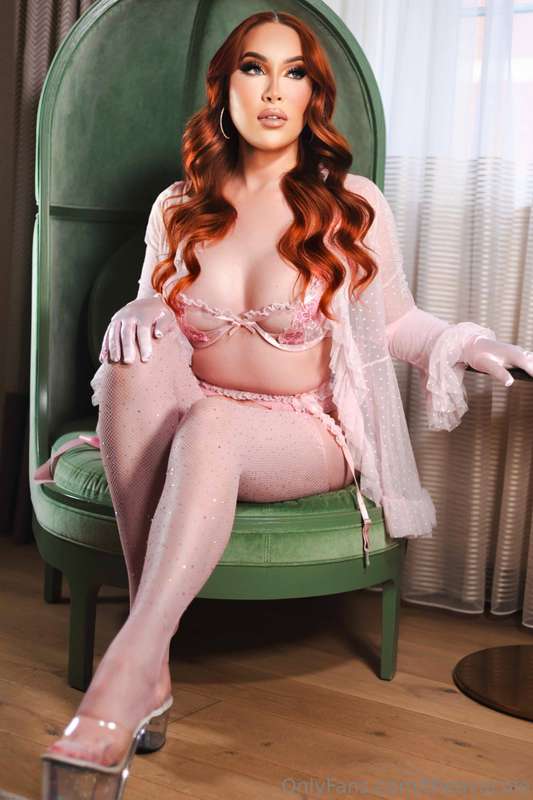 Do you enjoy what you see? DM me babe to see more 😘