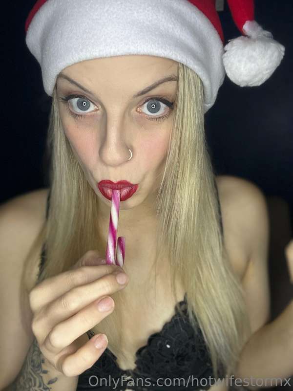 Merry 1st of December! 
Hubby will be home for lunch soon an..