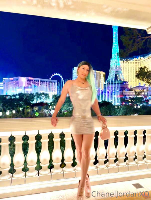 Had such a beautiful time in Las Vegas! I love this city; it.. 2