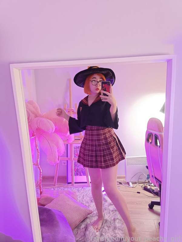 Your_Peachy_Girl - Fansly - 31 Oct, 2024 2