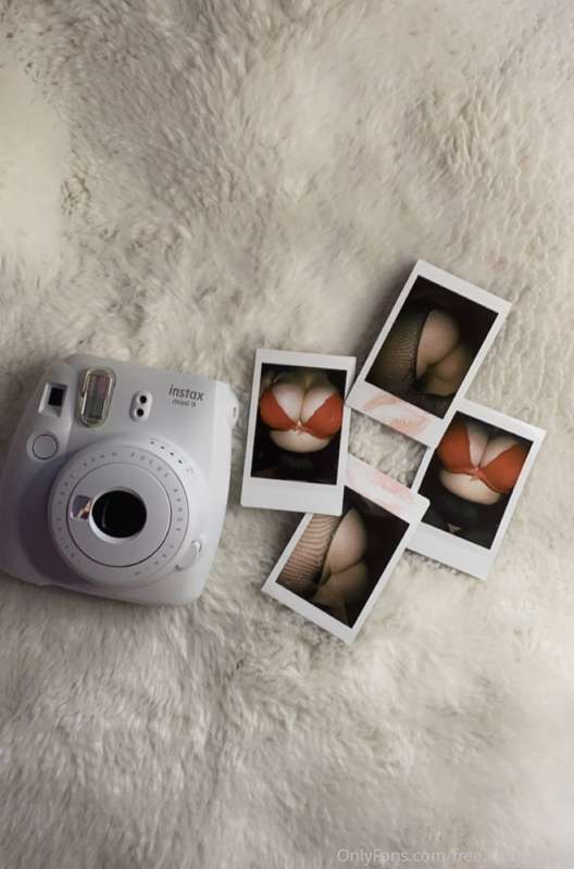 📷 POLAROID SALE 📷

I am now selling custom polaroid photos t.. 1