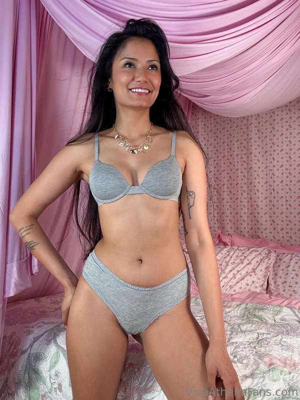 loving my new bra 🩶 3