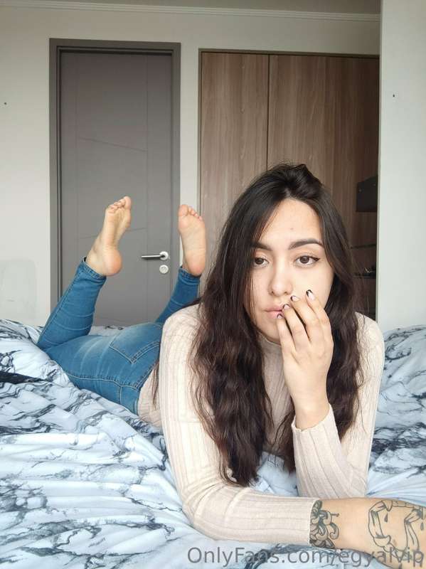 DAILY DOUBLE CONTENT 🩷🩷🩷🩷
1.- preview of my new video
2.- so.. 22