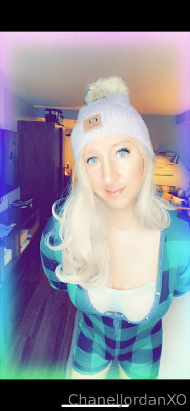 How are my lovely fans doing? What costume do you think I sh.. 1