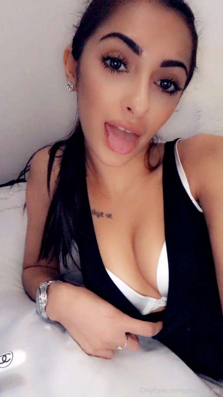 Tits n tongue