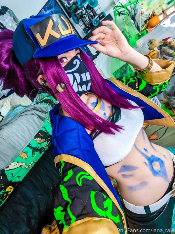 KDA Akali selfie set 2 5