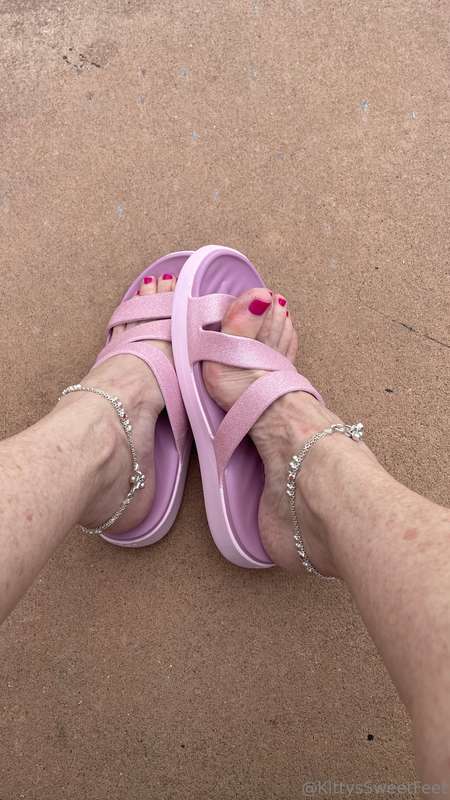 Feeling on top of the world! New shoes, sunshine, and my bes.. 2