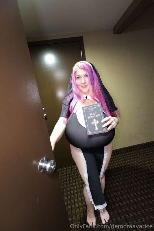 Demora, Divine Matron of Mammoth Grace 🤣 29