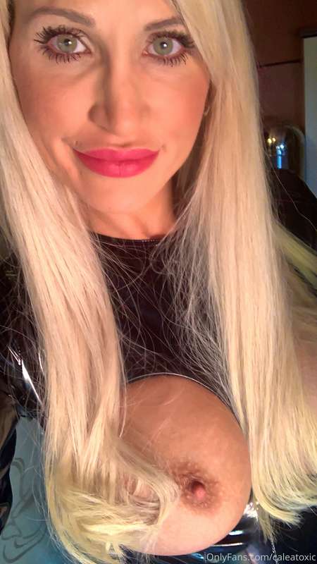 Breastless Catsuit. Swipe right if you want to see my naked .. 3