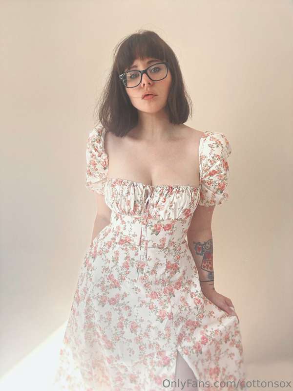 I got a new dress. I don't remember buying it (and I have to.. 6