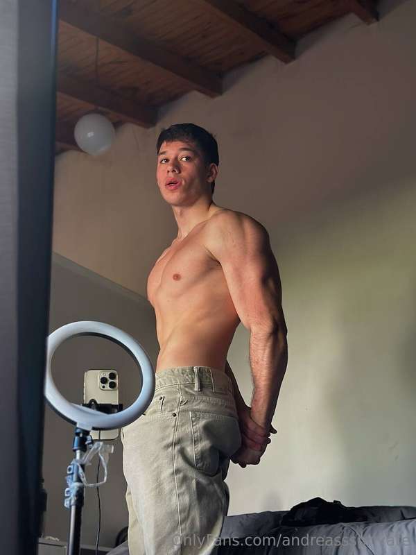 ## @austinvip @austinvip 𝟓𝟎% 𝐎𝐅𝐅𝐓𝐡𝐞 𝐁𝐄𝐒𝐓 𝐃𝐎𝐌𝐈𝐍𝐀𝐍𝐓 𝐓𝐎𝐏 🍆🥵He I.. 1