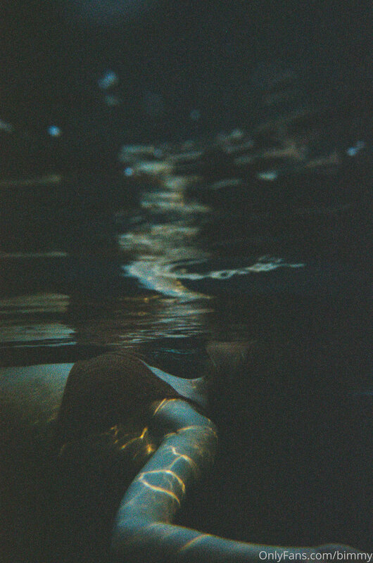 UNDERWATER - 28 PHOTOS

We're going in, folks. IN THE WATER... 15