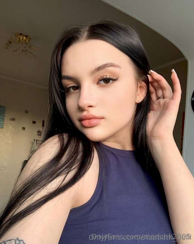 DO YOU WANT TO CUM?💦💦Look at her👅@elizabeth_dolll wants to s..