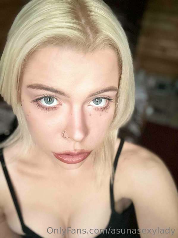𝐎𝐍𝐋𝐈𝐍𝐄 𝐍𝐎𝐖! 😈

A hot girl is waiting for you darling, my pus..