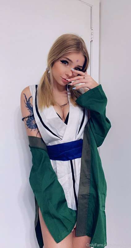 Lady Tsunade photo set!!! I didn’t take too many pics this s.. 17