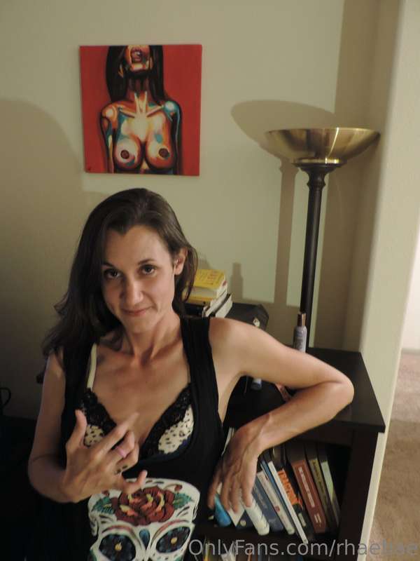 Sexy slutty sinful Sunday. Wanna see me get fucked?  or subs.. 1