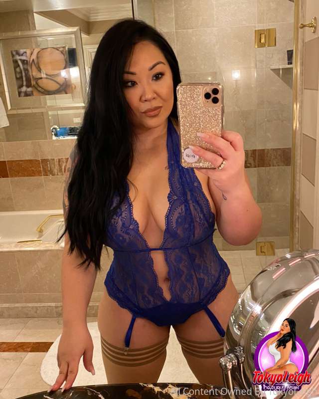 Do you like this shade of blue? It’s one of my favorites... ..