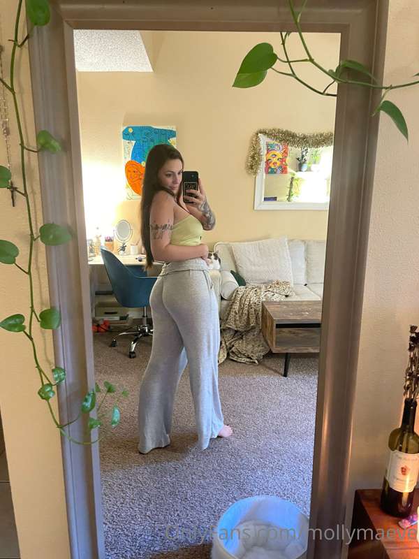 I’m sexy even in my pj’s 😏