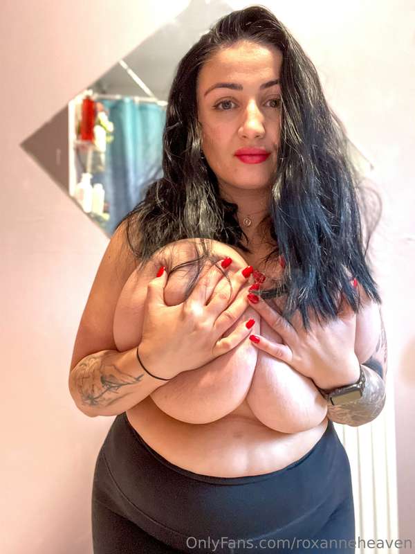 Roxanneheaven - Onlyfans - 06 Dec, 2023