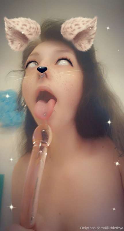 💦💦 guess who is having a bath right now with her new toy? 💦💦.. 4