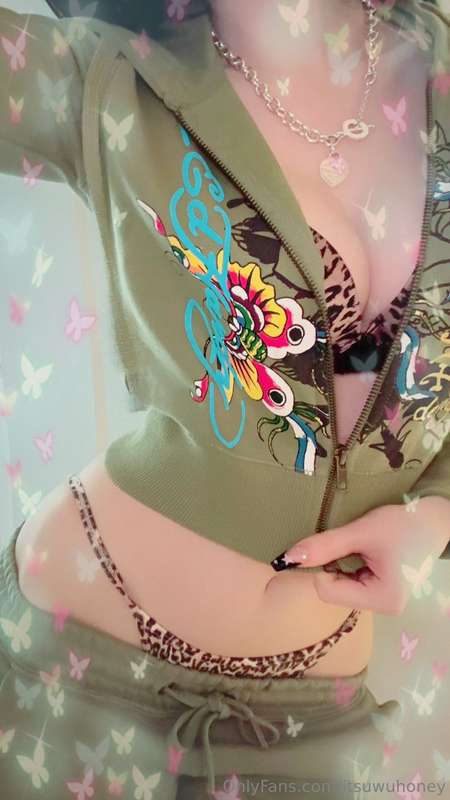 All I wanna do is party 🔥 Rock some Ed Hardy in 40/40~I got ..