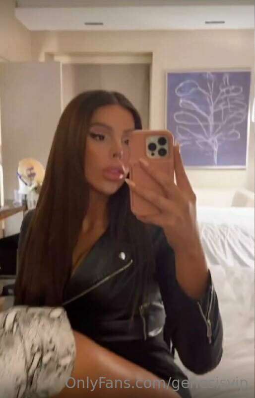 I've been horny all day. Think you can finish me off?😈💋