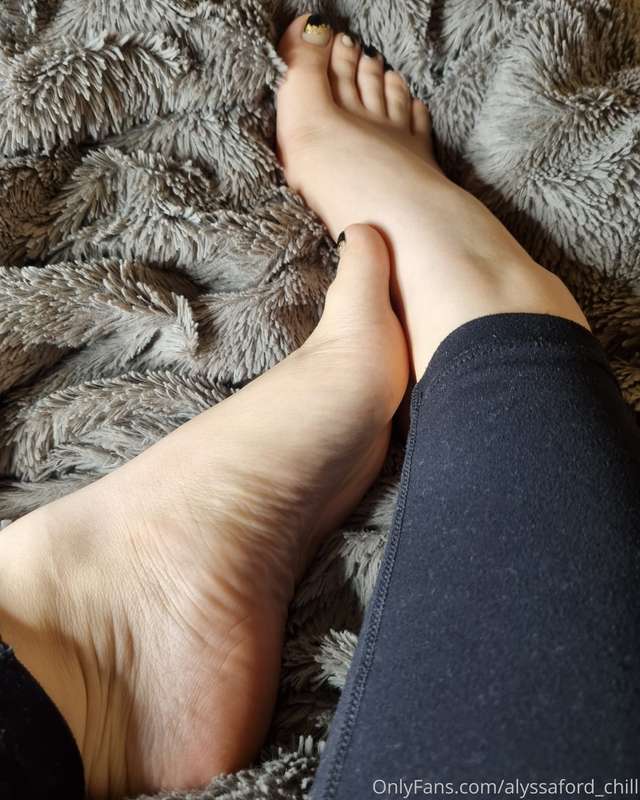 black nylons, tan nylons or bare? 4