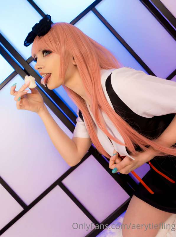 Oh, you're still here at the student Council? It's so late, .. 3