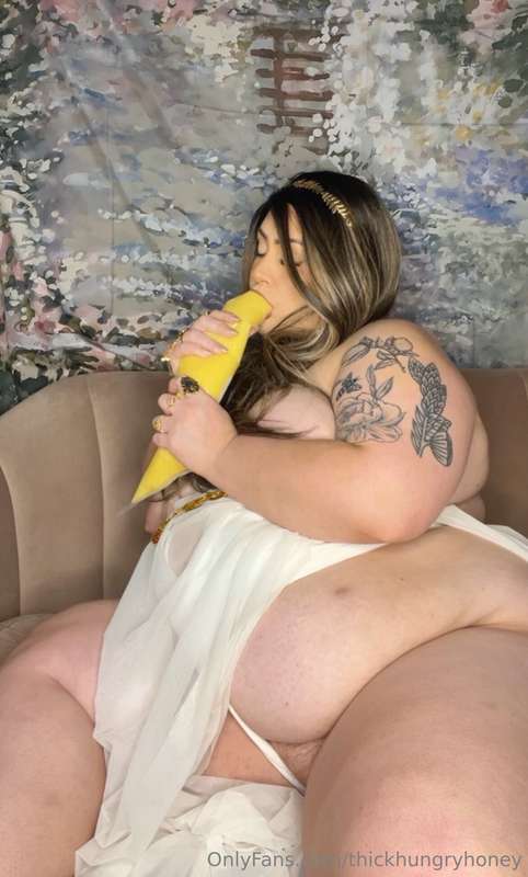 This goddess of gluttony set REALLY has me feeling sexier an.. 26