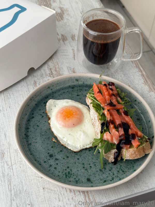 I enjoy every bite of my favorite breakfast, what do you eat..