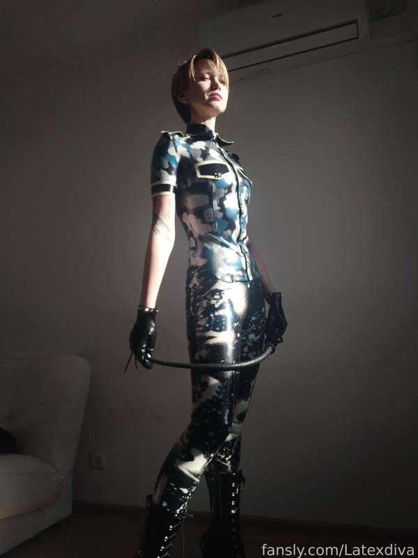 Latexdiva - Fansly - 22 Aug, 2022 4