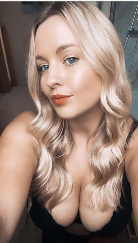 Such a beauty!❤️ And shes free. 🥵  ❤️FREE❤️ Blonde British A..