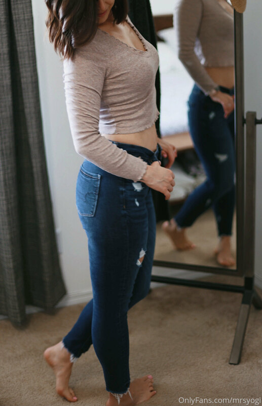 Happy Friday Babe! Getting ready to see some of my girls for.. 1