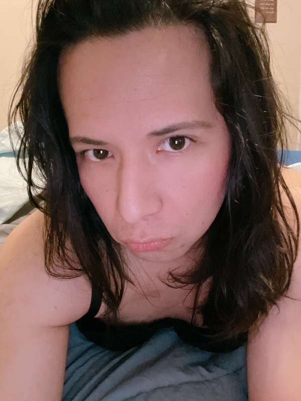 Morning bedhead bedroom pics and lazy morning vibes! 🥱🛏🖤 7