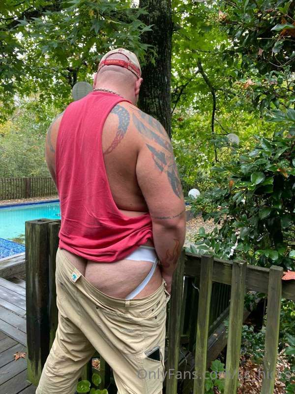 When your buddy like to take photos of you taking a leak 5