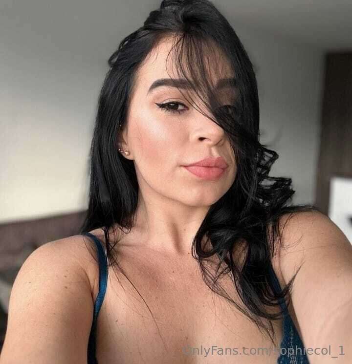 Kiss or slap? 😘