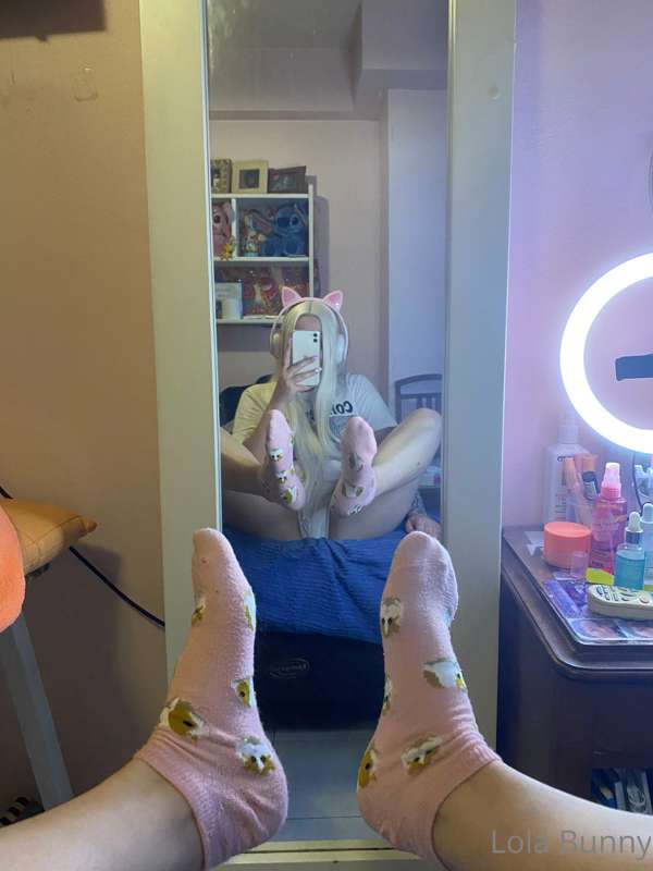 Im currently in bed right now checking myself out in the mir..