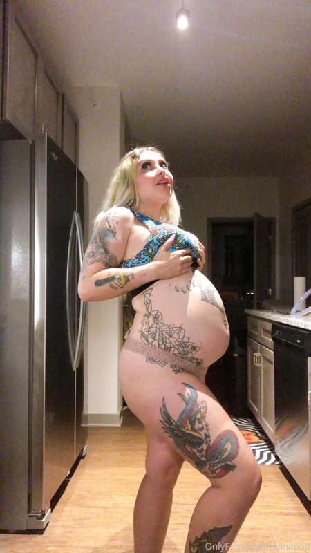 Maybe my biggest belly ever!! chugged white claws, had 2 don.. 8
