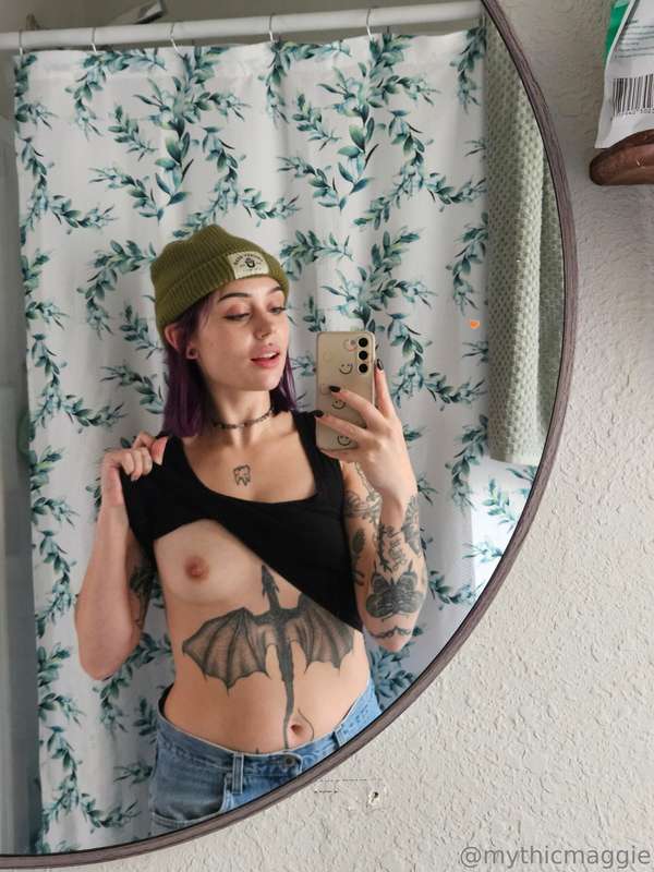 Titty tuesday?? Or shall we just stick to toes 😆