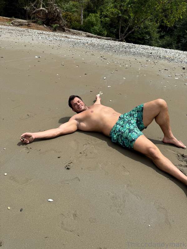 Would you go to the beach with me 😘